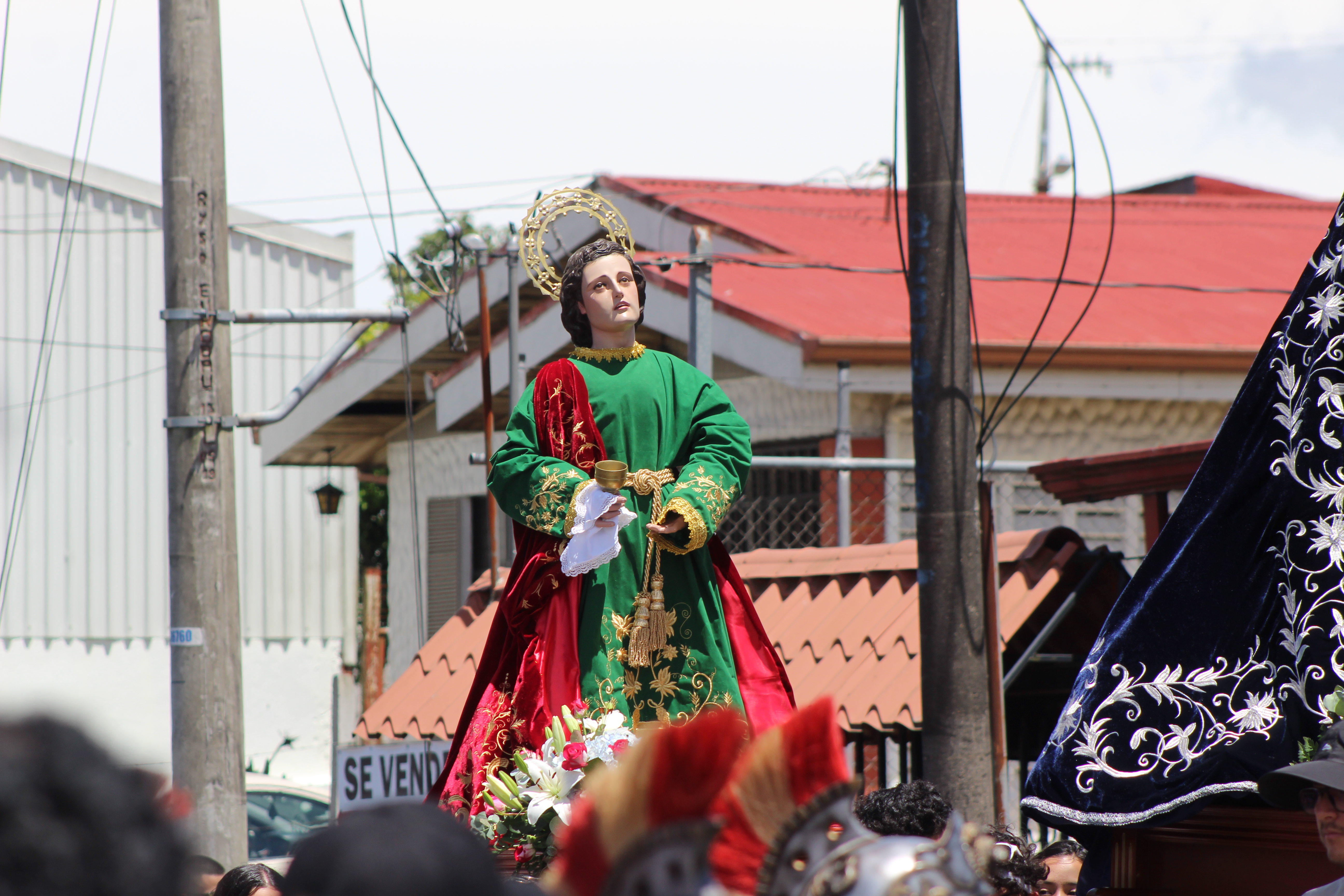 Fieles en el recorrido